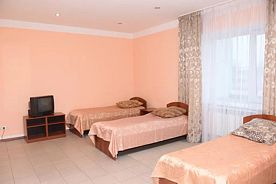 Кровать в общем номере, Отель Цезарь, Екатеринбург