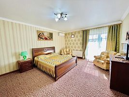 Трёхместный люкс Двухкомнатный с балконом и с видом на горы, Отель Акварель, Горячий Ключ