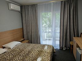 Двухместный номер Superior с балконом двуспальная кровать, Отель Дружба, Тимашевск