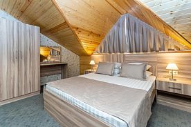 Двухместный номер Standard Мансарда двуспальная кровать, Отель Bellagio, Геленджик