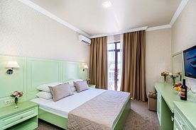 Двухместный номер Superior с балконом двуспальная кровать, Отель Bellagio, Геленджик