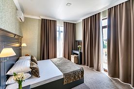 Двухместный номер семейный с балконом двуспальная кровать, Отель Bellagio, Геленджик