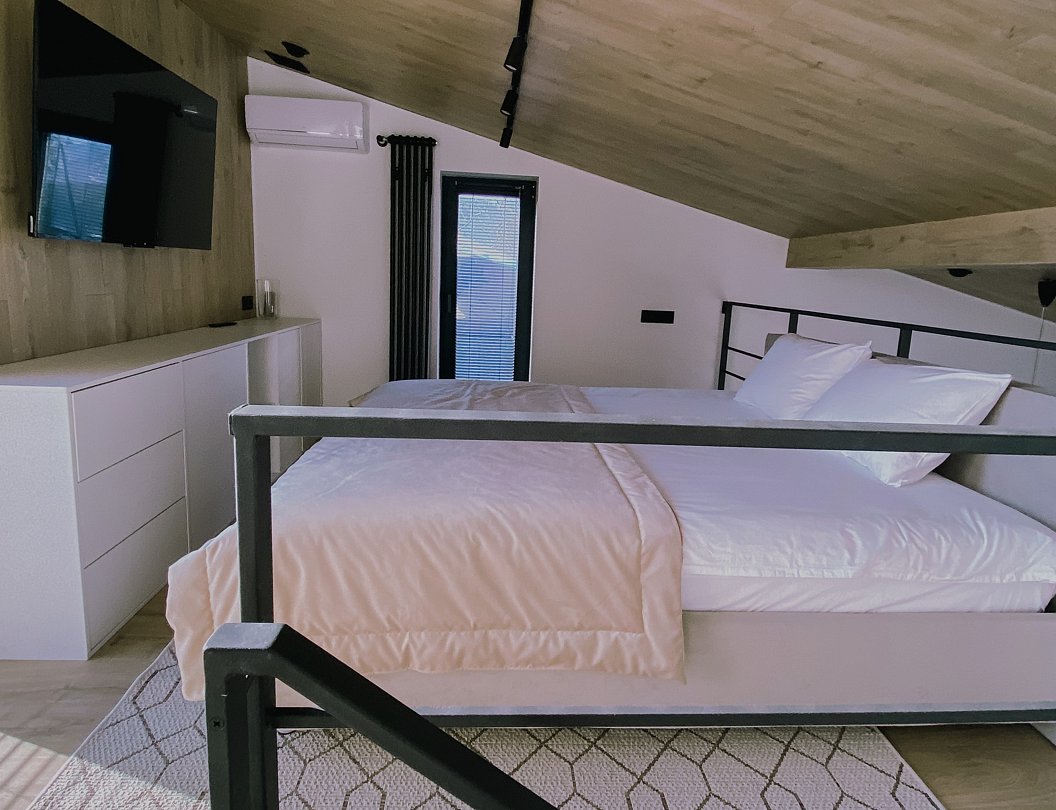 Дом 2-местный 2-комнатный (с камином и ванной на террасе)