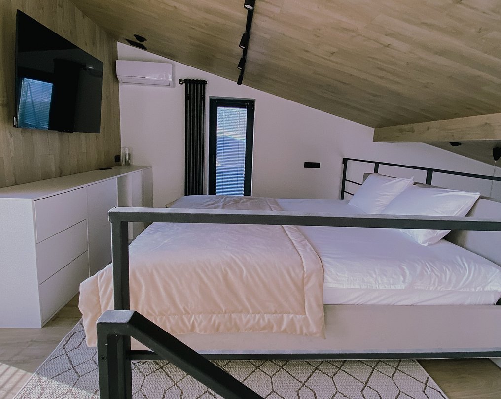 Дом 2-местный 2-комнатный (с камином и террасой)