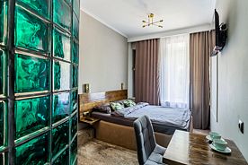 Двухместный номер Comfort Emerald с видом на внутренний двор двуспальная кровать, Отель Crystal на Таганке, Москва