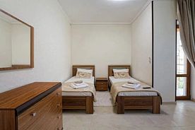 Двухместный полулюкс 2 отдельные кровати, Отель Стрела, Ялта