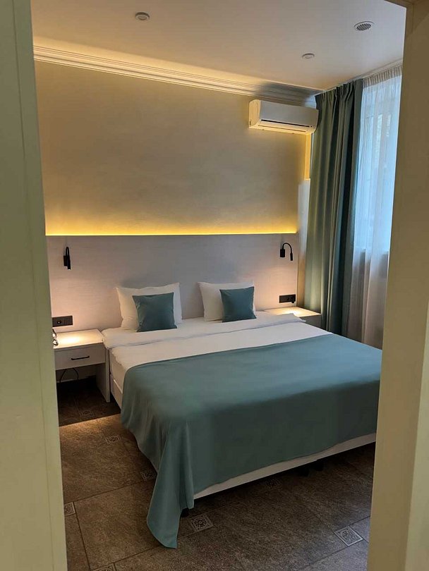 Люкс 2-местный 2-комнатный (с джакузи)