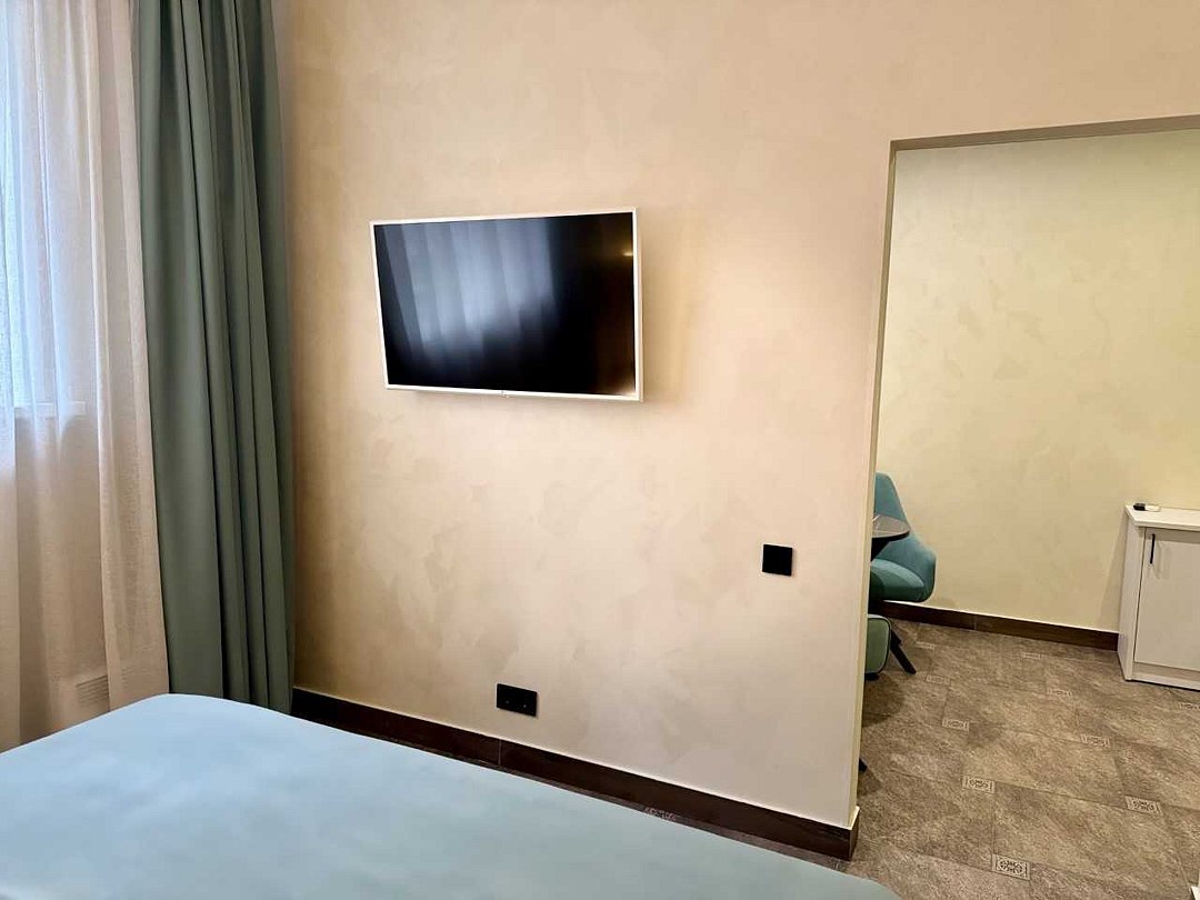 Люкс 2-местный 2-комнатный (с джакузи)