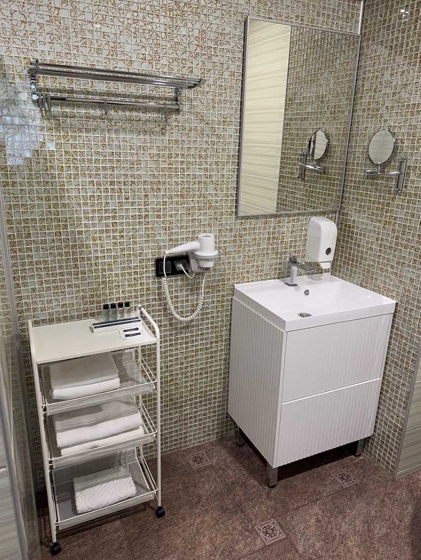 Люкс 2-местный 2-комнатный (с джакузи)