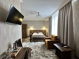Двухместный номер Комфорт Бизнес двуспальная кровать, Отель Петровский, Каменск-Шахтинский