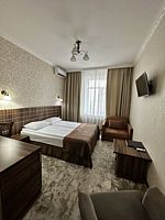 Двухместный номер Супериор (Стандарт Улучшенный) двуспальная кровать, Отель Петровский, Каменск-Шахтинский