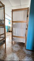 Кровать в общем номере с видом на город, Отель Меблированные комнаты 40 Подушек, Омск
