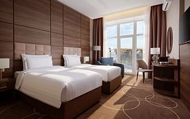Двухместный room Deluxe с балконом и с видом на бассейн 2 отдельные кровати, Отель Movenpick Resort & SPA Anapa Miracleon, Анапа