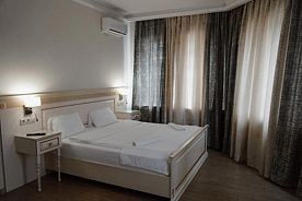 Двухместный люкс Улучшенный двуспальная кровать, Отель Пирамида, Подольск