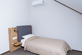 Одноместный номер Standard Comfort Мансарда односпальная кровать, Отель На старом месте, Бийск