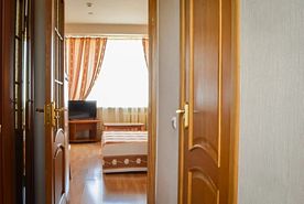 Двухместный номер Comfort с красивым видом из окна двуспальная кровать, Отель Служба приема и размещения облсовпрофа Профсоюзная, Волгоград