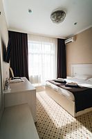 Двухместный номер Делюкс с балконом двуспальная кровать, Отель Gemst Hotel&Spa, Краснодар