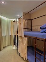 Кровать в общем номере (женский номер) с красивым видом из окна, Отель Капсульный Купе, Казань