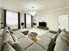 Апартаменты Comfort с 3 комнатами с балконом и с видом на город, Отель SeaZone, Дербент