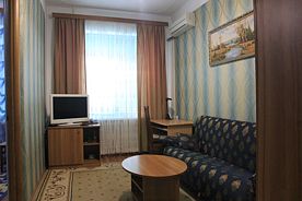 Двухместный полулюкс с красивым видом из окна двуспальная кровать, Отель Пик, Махачкала