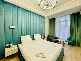 Двухместный номер Comfort с балконом и с красивым видом из окна двуспальная кровать, Отель Бутик Параллель, Дербент