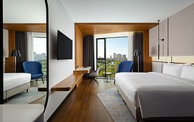Двухместный номер Superior с видом на парк двуспальная кровать, Отель Radisson Blu Ленинский проспект, Москва, Москва