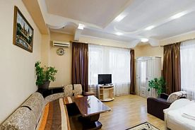 Трёхместный люкс с красивым видом из окна, Отель Люкс, Апшеронск