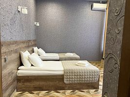 Полулюкс c 1 комнатой с видом на город, Отель Венеция, Юрга