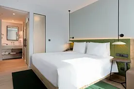 Двухместный люкс двуспальная кровать, Отель Glenver Garden, Москва