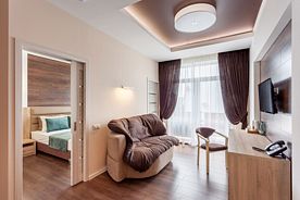 Двухместный номер Superior с 2 комнатами с балконом двуспальная кровать, Отель CHATEAULIE, Геленджик