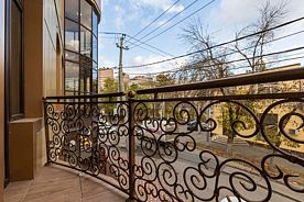 Двухместный полулюкс с балконом и с видом на город двуспальная кровать, Отель Эдейл, Ростов-на-Дону