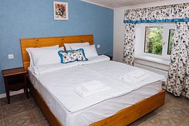 Двухместный номер Антресоль двуспальная кровать, Отель Крыжовник, Таганрог