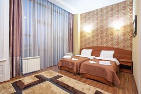 Двухместный люкс с балконом двуспальная кровать, Отель Эдем, Киевское