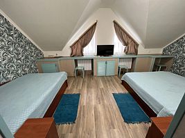 Трёхместный номер, Отель Колыба, Изворотень