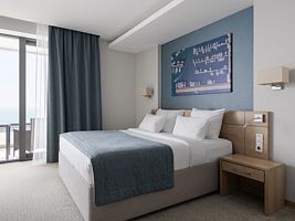 Полулюкс JKS с балконом и с видом на море, Отель HIDENS APART HOTEL, Небуг