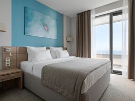 Люкс SSS с балконом и с видом на море, Отель HIDENS APART HOTEL, Небуг