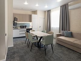 Апартаменты с 3 комнатами, Отель Курорт Каменный цветок, Трехгорный