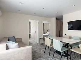 Апартаменты с 4 комнатами, Отель Курорт Каменный цветок, Трехгорный
