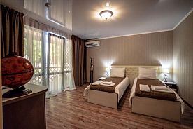 Двухместный номер Standard с балконом (двуспальная кровать), Отель Green Wood, Джубга