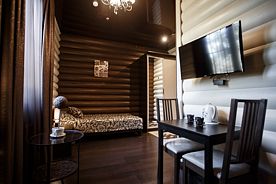 Двухместный номер Burberry двуспальная кровать, Мини-отель LogHouse, Нижний Новгород