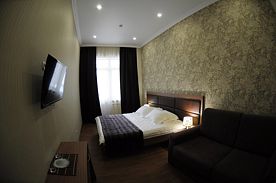 Двухместный номер Superior с балконом и с видом на город двуспальная кровать, Мини-отель Гостиница Фандорин, Белгород