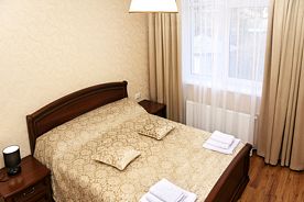 Двухместный полулюкс с 2 комнатами двуспальная кровать, Мини-отель Центр-отель, Симферополь