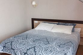 Двухместный номер Классик Плюс двуспальная кровать, Мини-отель Атлас, Томск