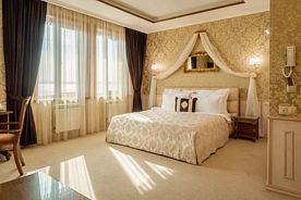 Двухместный полулюкс 8 с красивым видом из окна двуспальная кровать, Мини-отель Люкс, Братск