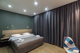 Двухместный номер Grand двуспальная кровать, Мини-Отель Islander, Южно-Сахалинск