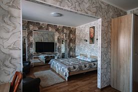 Двухместный полулюкс с красивым видом из окна двуспальная кровать, Мини-отель РИВЬЕРА, Новокузнецк