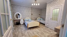 Двухместный номер с отдельным входом с балконом и с видом на внутренний двор 2 отдельные кровати, Мини-отель Дворянское гнездо, Сегежа