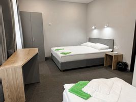 Трёхместные апартаменты с 3 комнатами с видом на город, Мини-отель Амто, Усть-Камчатск