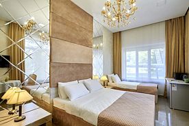 Четырёхместный номер Superior с красивым видом из окна, Апарт-Отель Версаль, Саратов