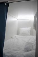 Капсула, Хостел Box Inn, Изворотень